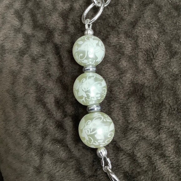 New Stylish Silver-Plated Necklace with Crystals and Pearls10” long - Picture 6 of 12